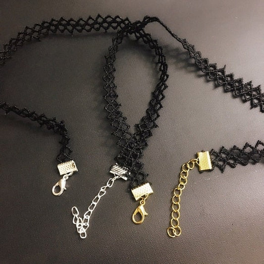 Geometric Lace Choker