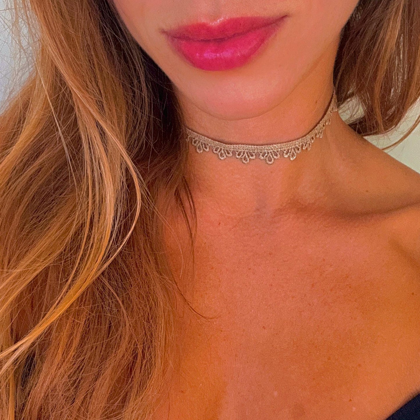 Golden Beige Scalloped Choker