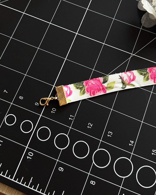 Pink Rose Pattern Elastic Choker