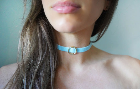 Circle Slide Charm Choker (Customizable Material Color)