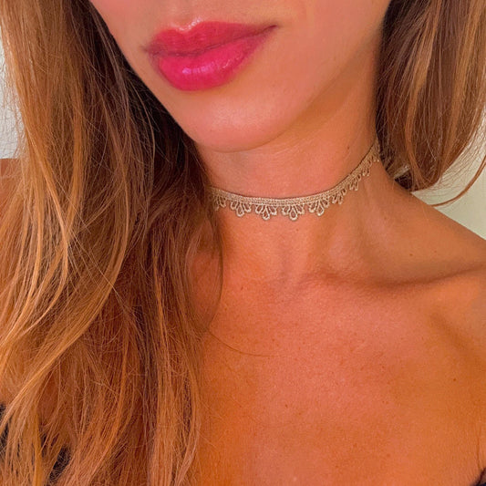 Golden Beige Scalloped Choker