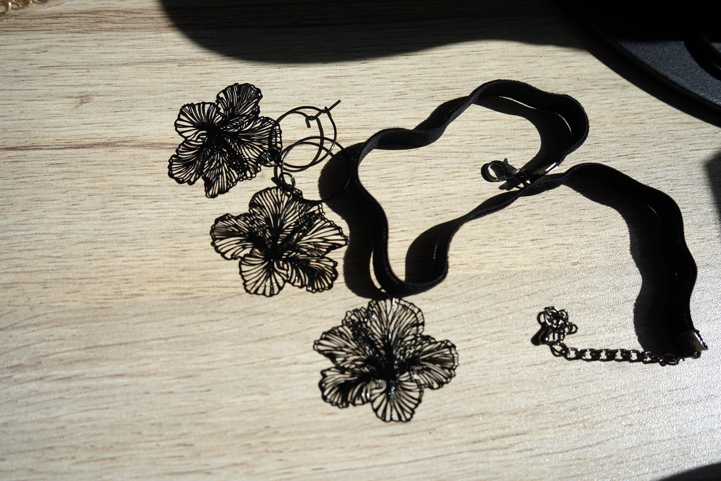 Choker & Earrings Bundle • Hibiscus Flowers