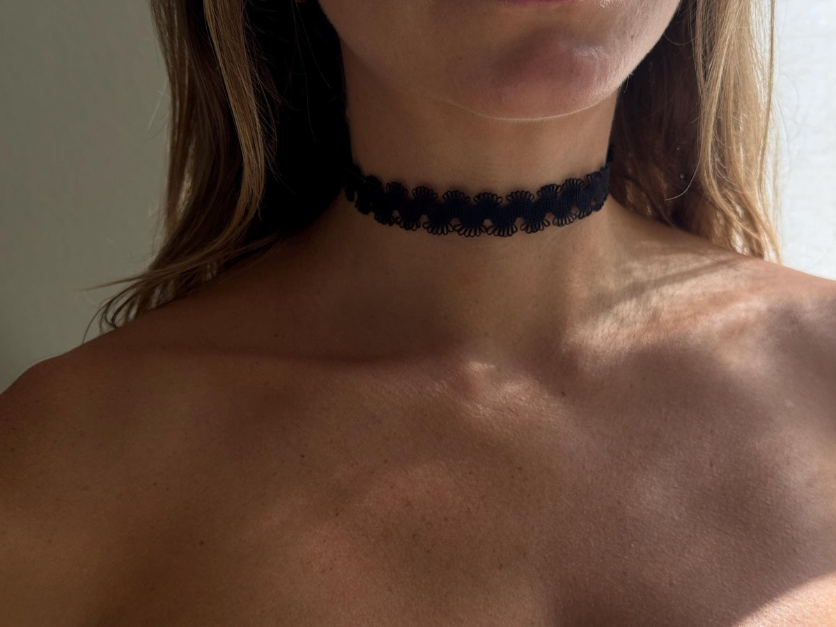 Black Squiggle Choker Necklace • Gothic Floral Elastic Lace